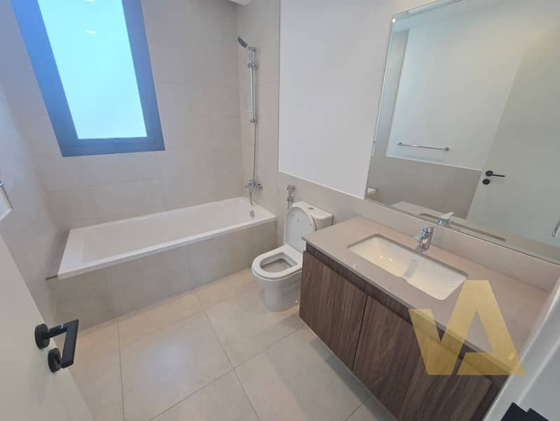 Gorgeous 4 BHK | Private Garden | Well Maintained - Image 21