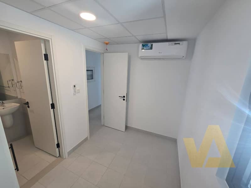 Gorgeous 4 BHK | Private Garden | Well Maintained - Image 24