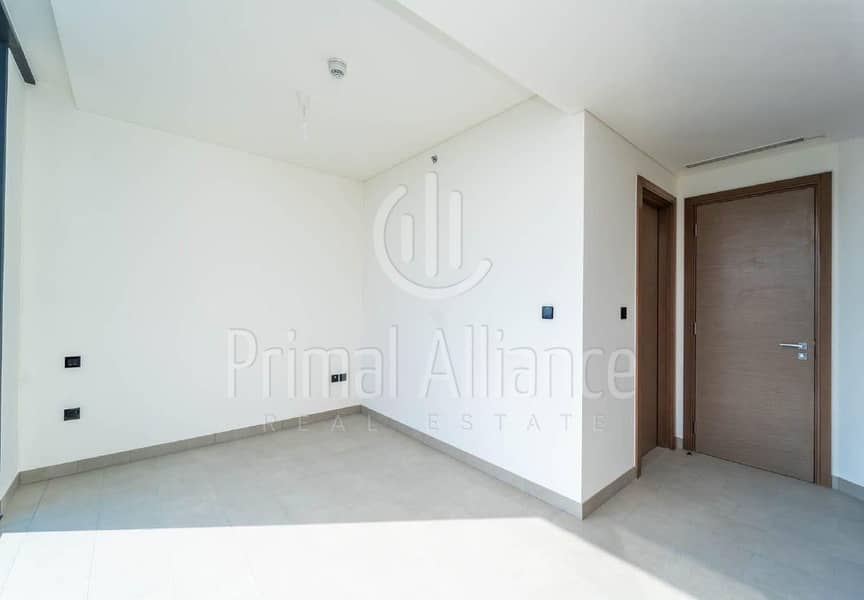 Spacious Duplex | Great View | High Floor | Vacant from Feb - Image 7