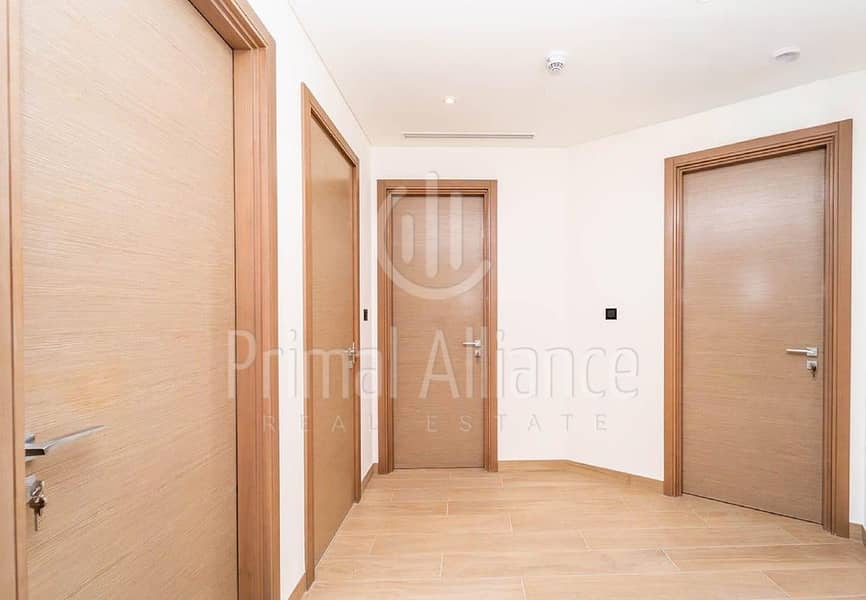 Spacious Duplex | Great View | High Floor | Vacant from Feb - Image 18