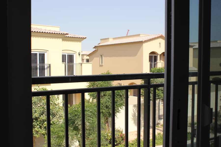 VACANT ON TRANSFER | SINGLE ROW | CORNER UNIT - Image 10