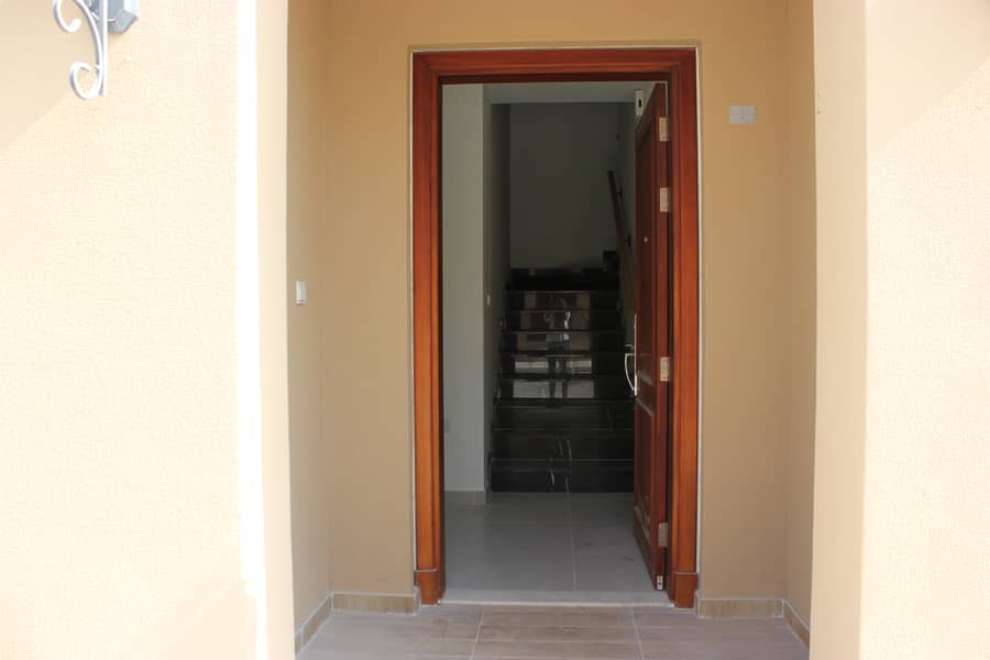 VACANT ON TRANSFER | SINGLE ROW | CORNER UNIT - Image 17