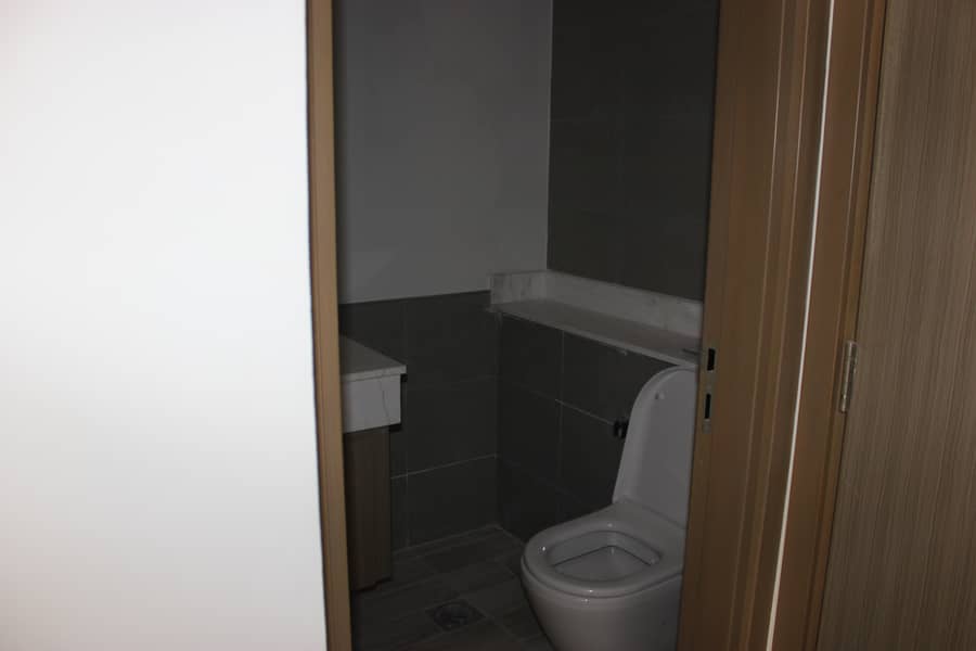 VACANT ON TRANSFER | SINGLE ROW | CORNER UNIT - Image 20