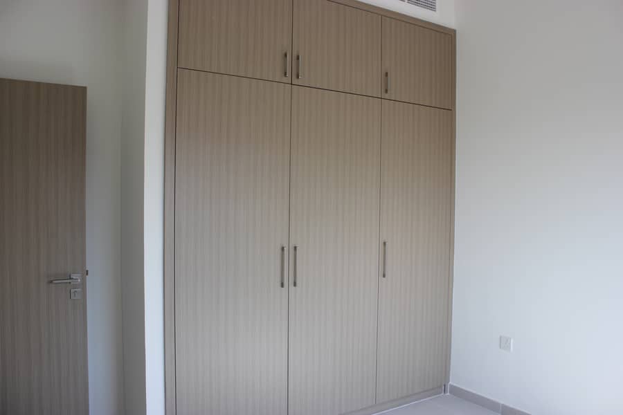 VACANT ON TRANSFER | SINGLE ROW | CORNER UNIT - Image 25