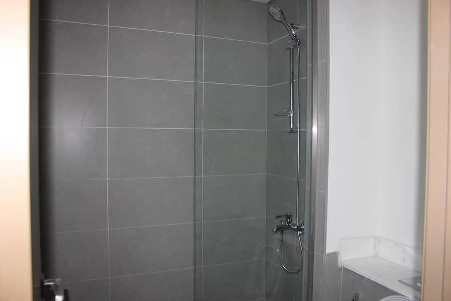 VACANT ON TRANSFER | SINGLE ROW | CORNER UNIT - Image 27