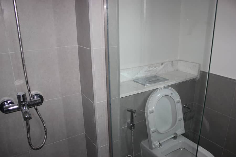 VACANT ON TRANSFER | SINGLE ROW | CORNER UNIT - Image 28