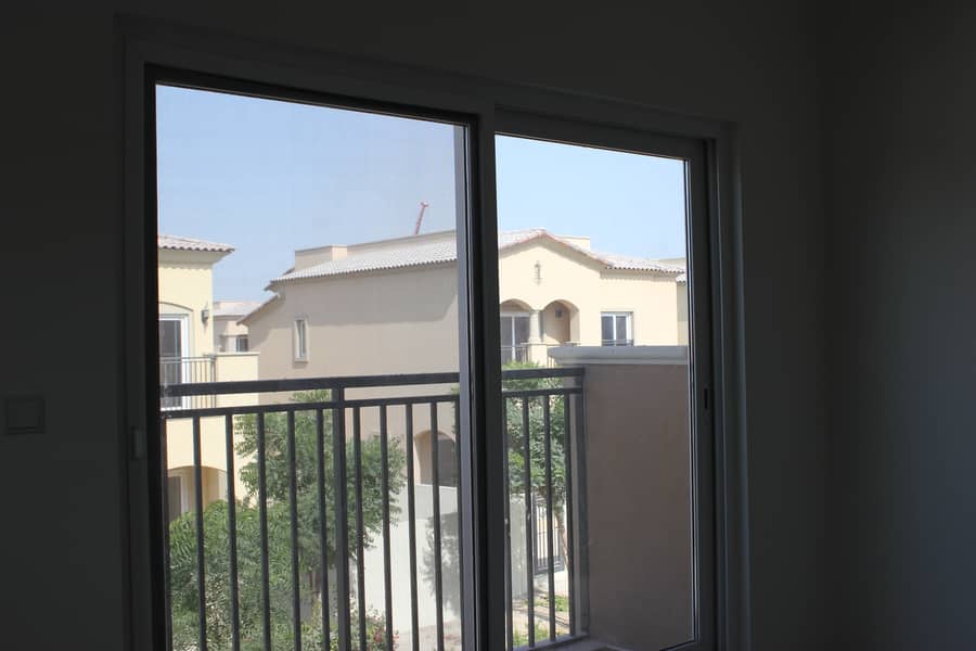 VACANT ON TRANSFER | SINGLE ROW | CORNER UNIT - Image 32