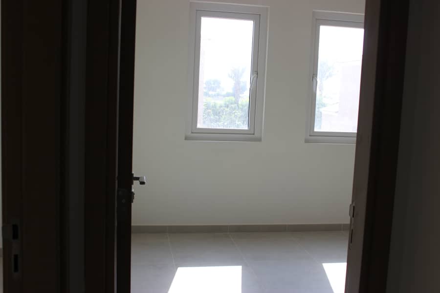 VACANT ON TRANSFER | SINGLE ROW | CORNER UNIT - Image 34
