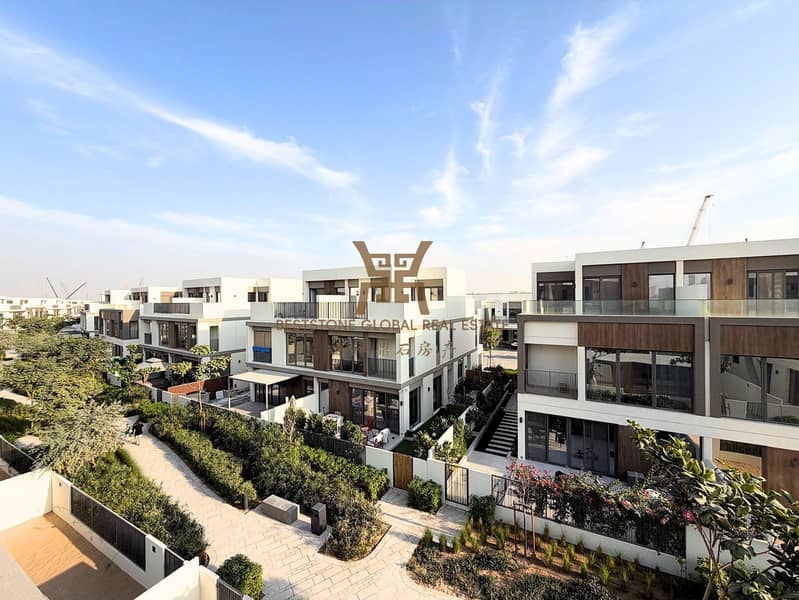 Brand New | Live Sky-Suite | Open Kitchen - Image 14