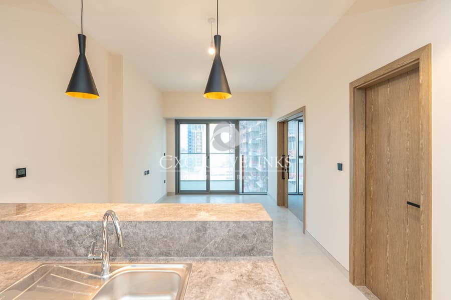 Brand New 1 BR | Vacant | Mid Floor