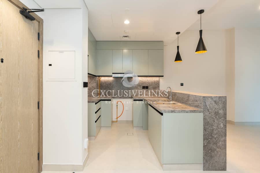 Brand New 1 BR | Vacant | Mid Floor