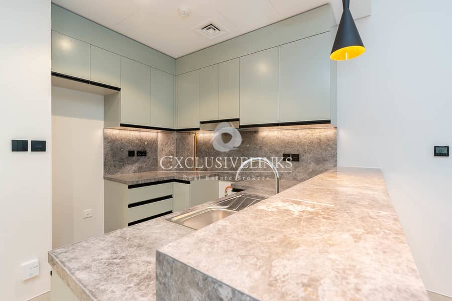 Brand New 1 BR | Vacant | Mid Floor