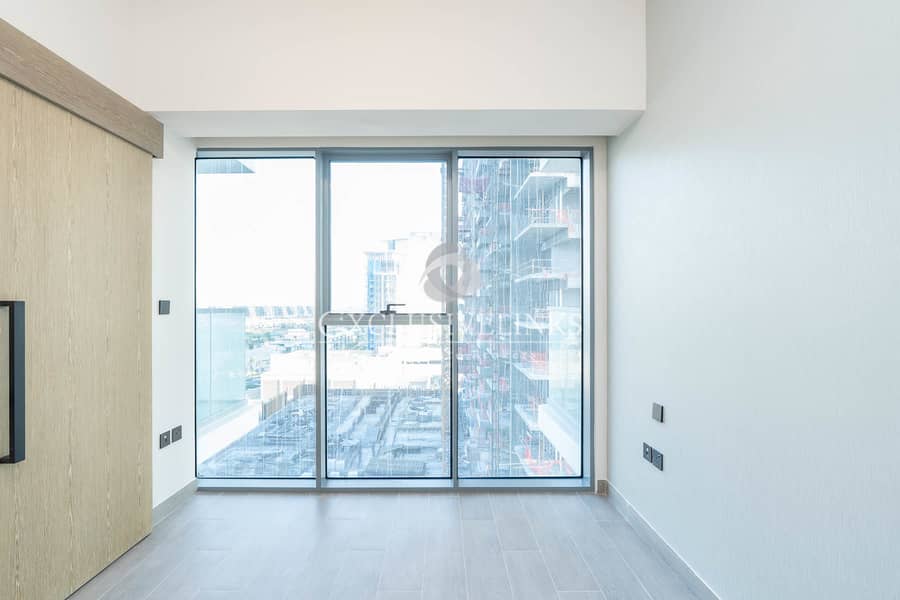 Brand New 1 BR | Vacant | Mid Floor - Image 12