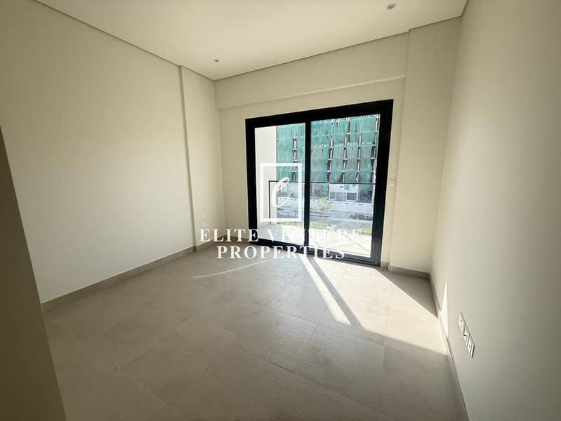 VACANT | SPACIOUS 2 BEDROOM | PRIME LOCATION - Image 1