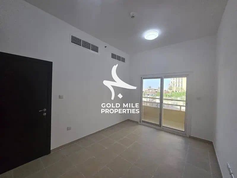 MODERN 1 BHK - SPACIOUS LAYOUT - FAMILY BUILDING