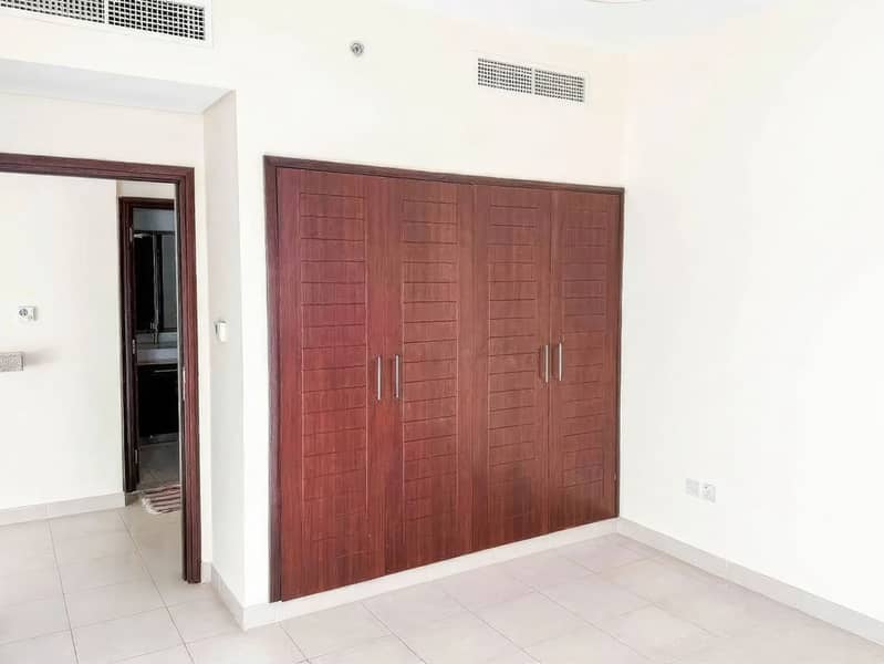 Burj Khalifa View | Unfurnished | Vacant Soon - Image 9