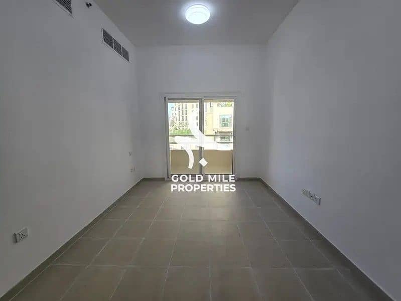 MODERN 1 BHK - SPACIOUS LAYOUT - FAMILY BUILDING