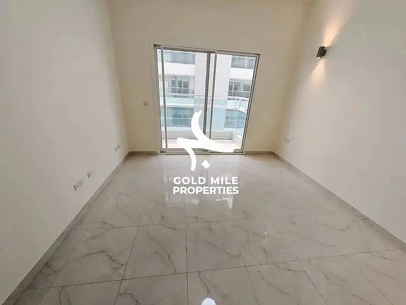 Chiller Free - Luxurious 3 BHK + Maid - High End Finishes - Perfect Family Living