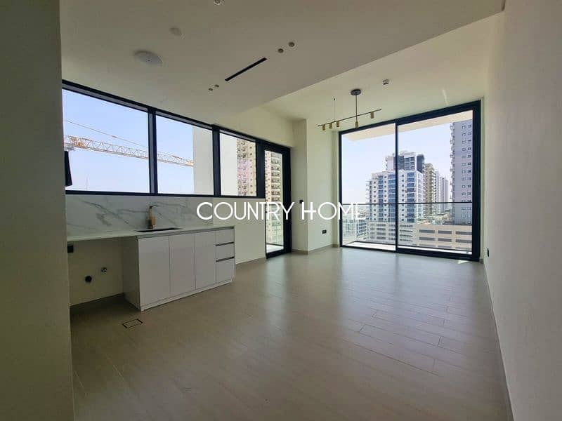 Spacious 2BR Apartment with Balcony and Parking