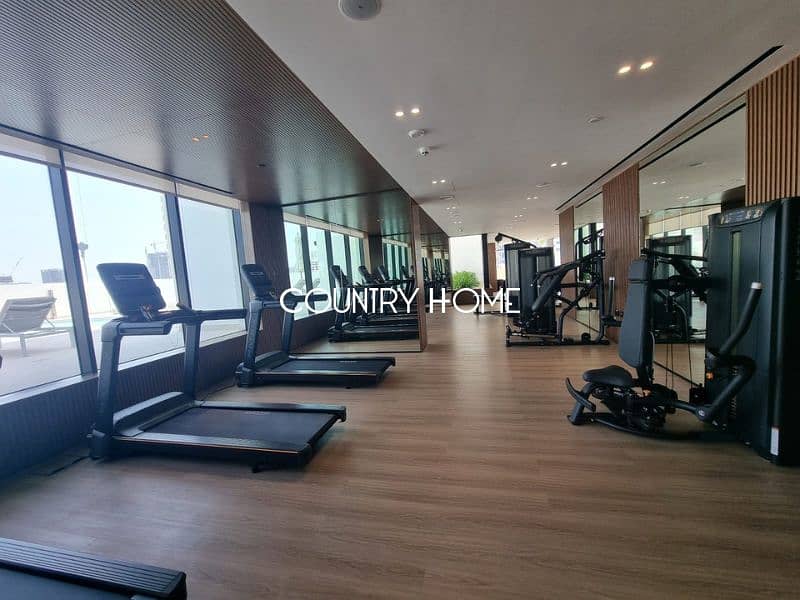 Spacious 2BR Apartment with Balcony and Parking - Image 17