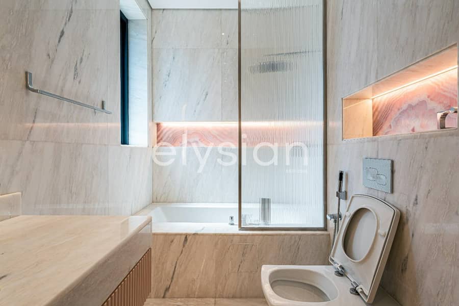 Beach Access | Luxury Garden Villa | Vacant Now - Image 19