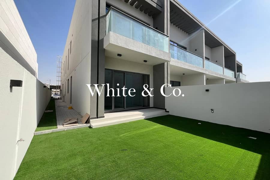 Maids Room | Landscaped | Available Now