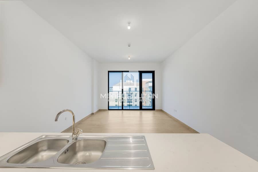 Elegant | Vacant | Breathtaking Sea View - Image 6