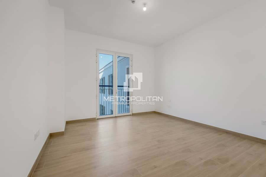 Elegant | Vacant | Breathtaking Sea View - Image 9