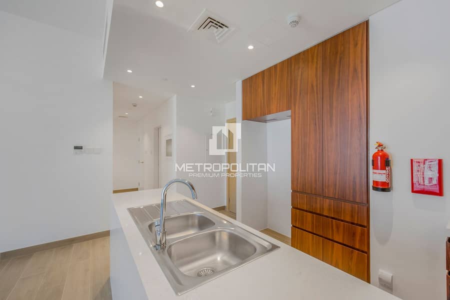 Elegant | Vacant | Breathtaking Sea View - Image 20