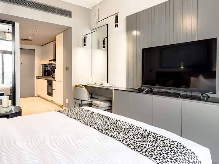 Best Deal - Furnished - Balcony - Downtown View - Image 7