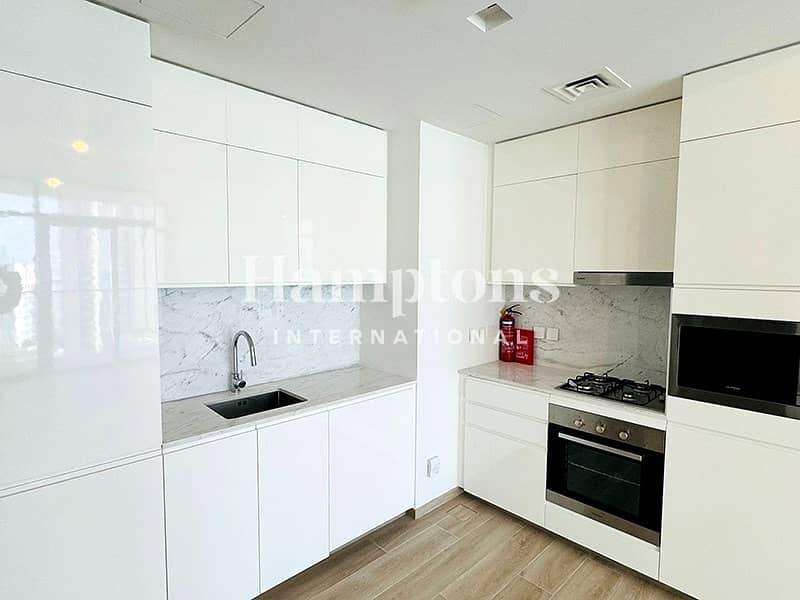 BOULEVARD VIEW | MID FLOOR | TENANTED - Image 6