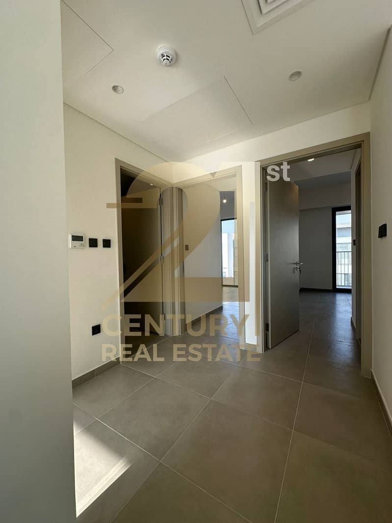 UNFURNISHED | READY TO MOVE-IN | CORNER KITCHEN