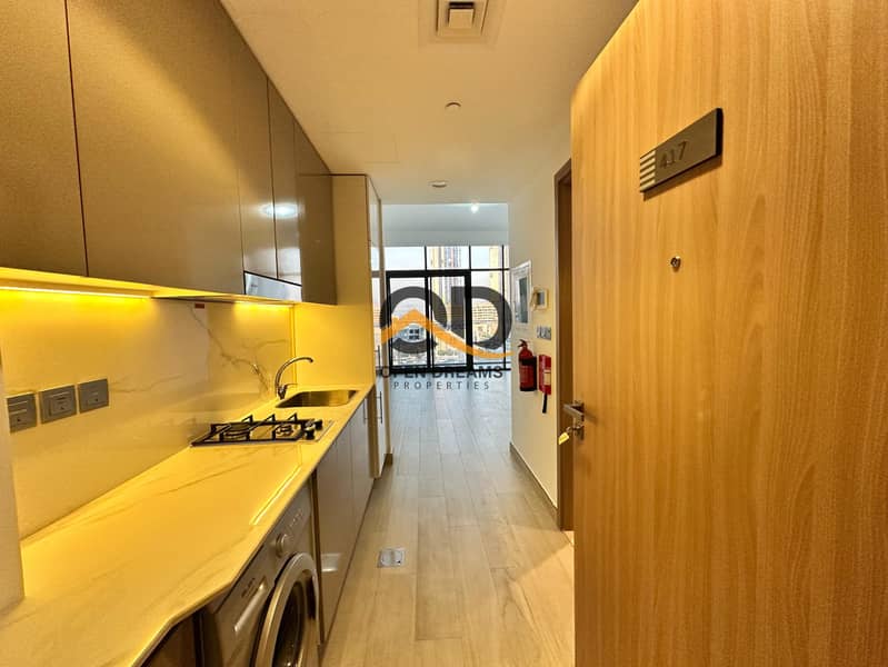 Big Size Studio | Chiller Free | Prime Location