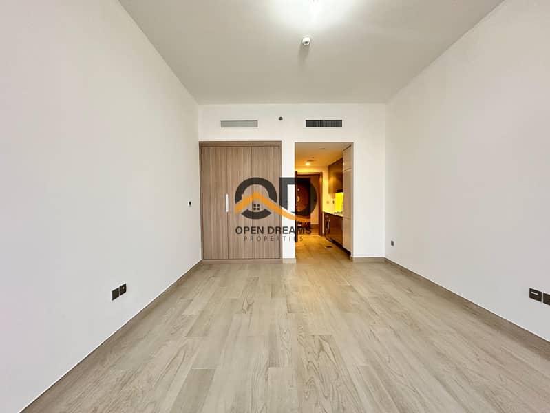 Big Size Studio | Chiller Free | Prime Location