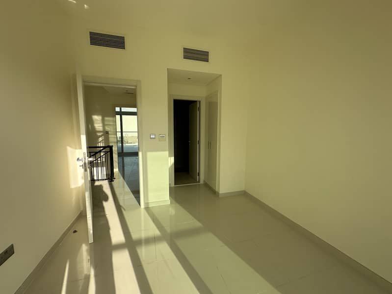 Large BUA | Negotiable | Maid Room | Vacant - Image 8