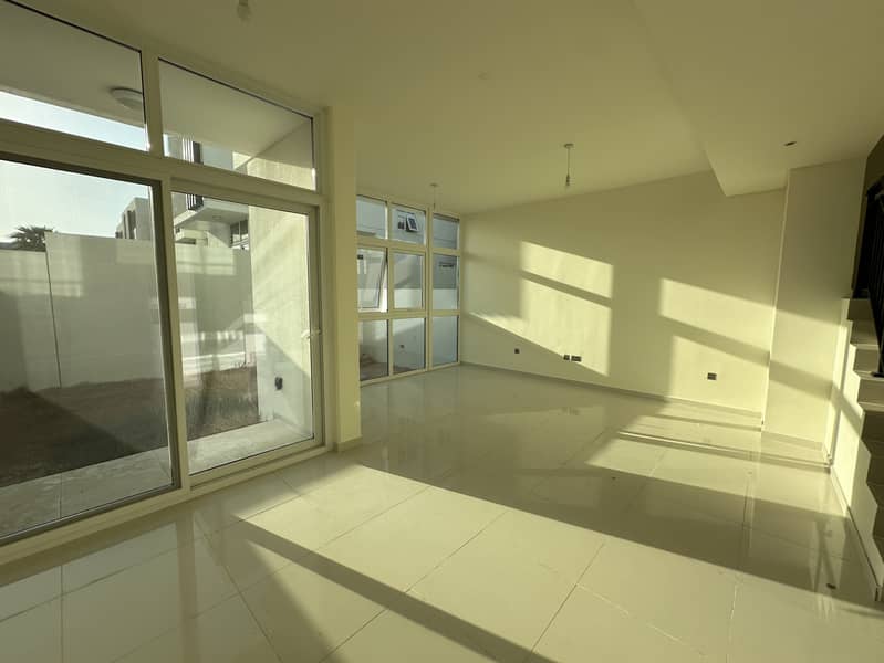 Large BUA | Negotiable | Maid Room | Vacant - Image 12