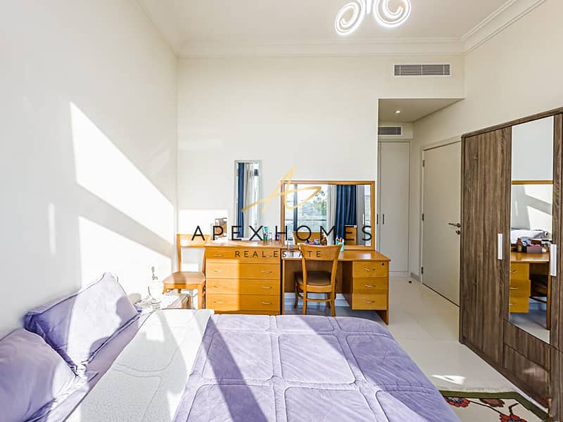 Single Row | Upgraded | Vacant - Image 24