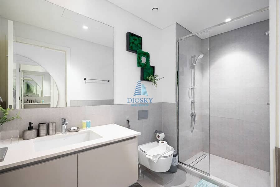 Luxury Furnished | Spacious | Pool Beach Access - Image 10