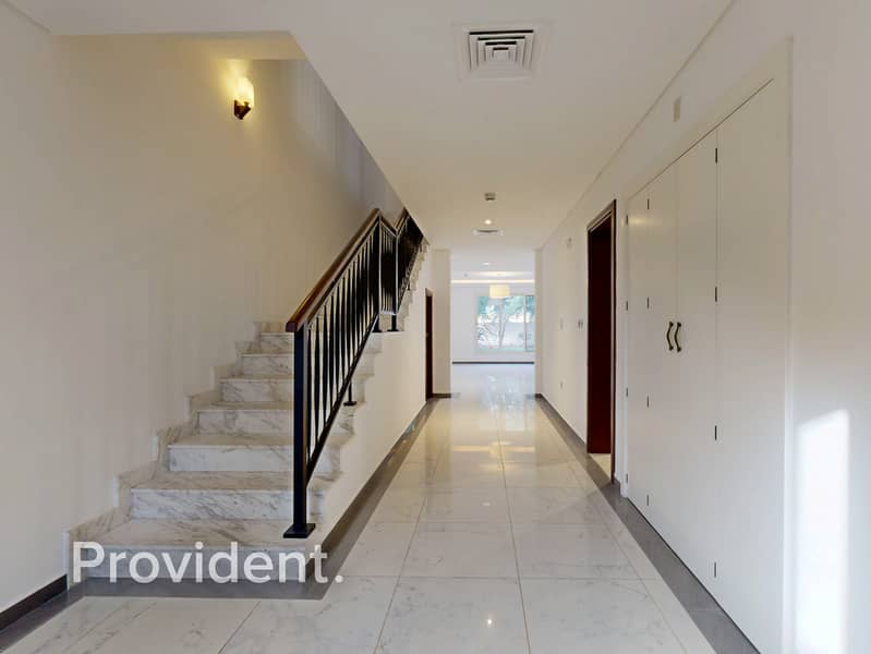 Corner Unit | Full Privacy | 0 Commission