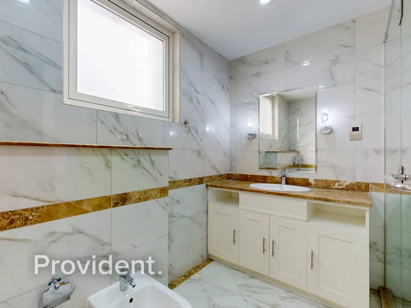 Corner Unit | Full Privacy | 0 Commission - Image 17