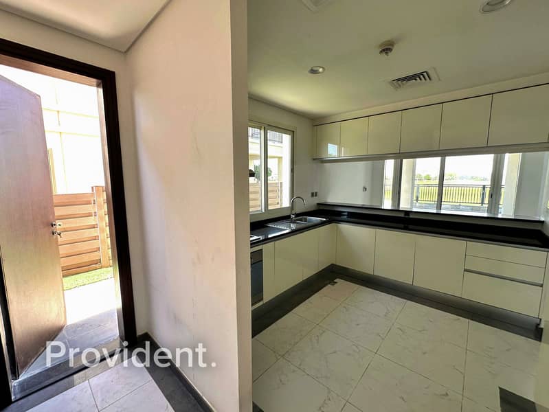 Corner Unit | Full Privacy | 0 Commission - Image 22