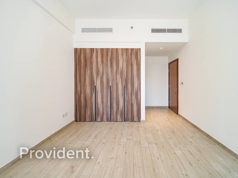 Spacious 1 BR | Modern Layout | Prime Location - Image 9