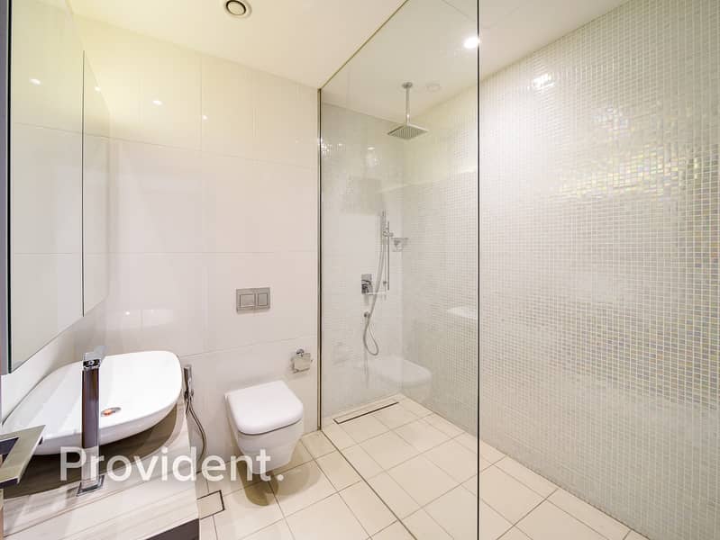 Spacious 1 BR | Modern Layout | Prime Location - Image 10