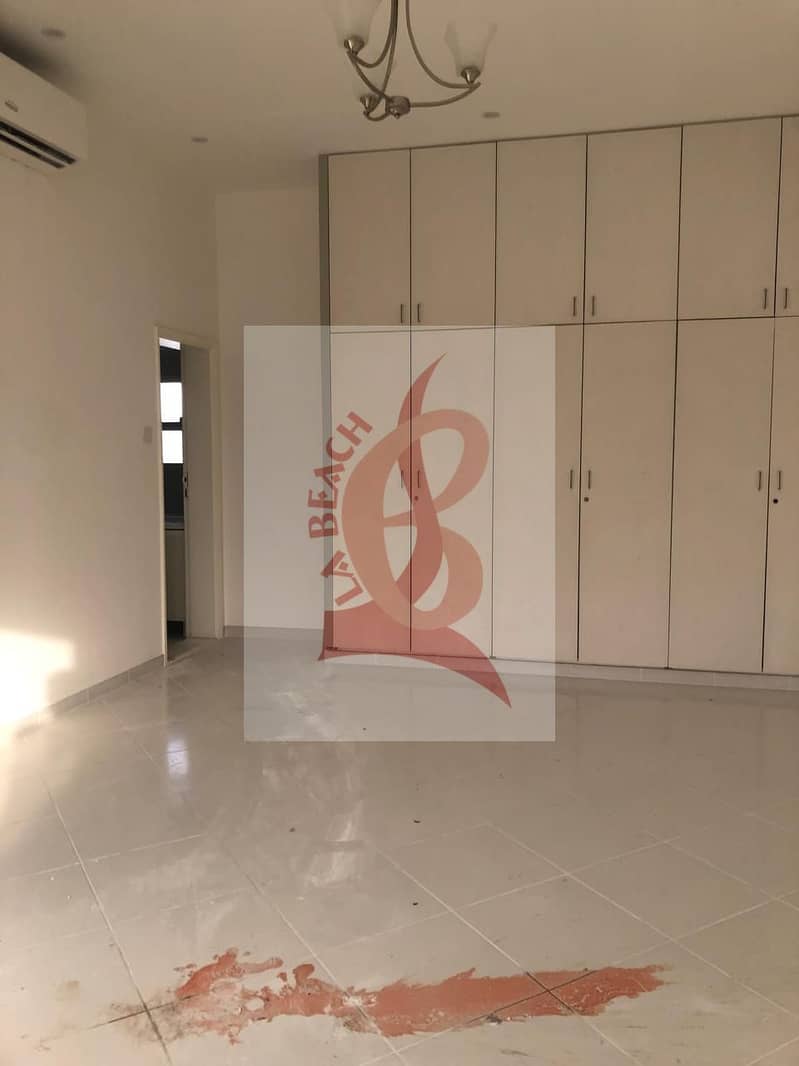 Maid Room I Private garden I Vacant