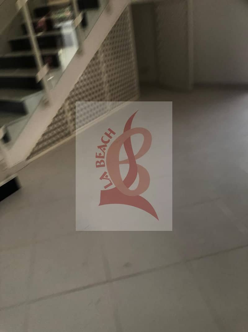 Maid Room I Private garden I Vacant