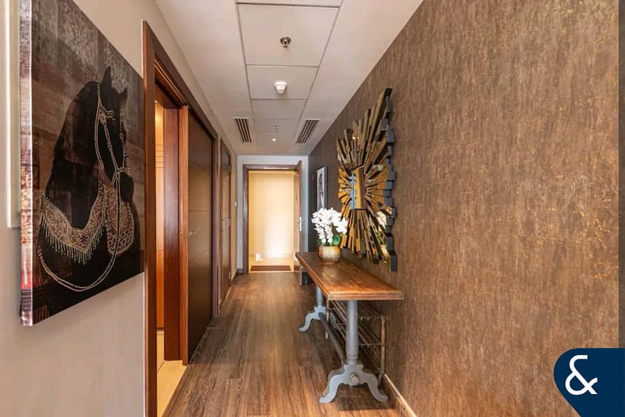 Prime Downtown | Furnished | Vacant Q1 2026