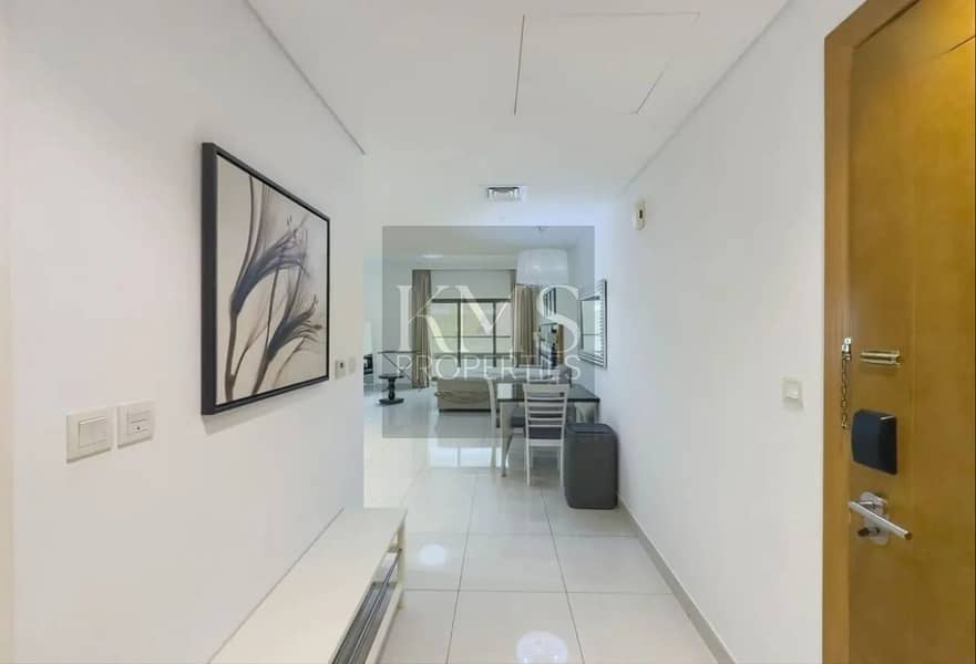 Stylish Studio | Spacious | Private Balcony - Image 6