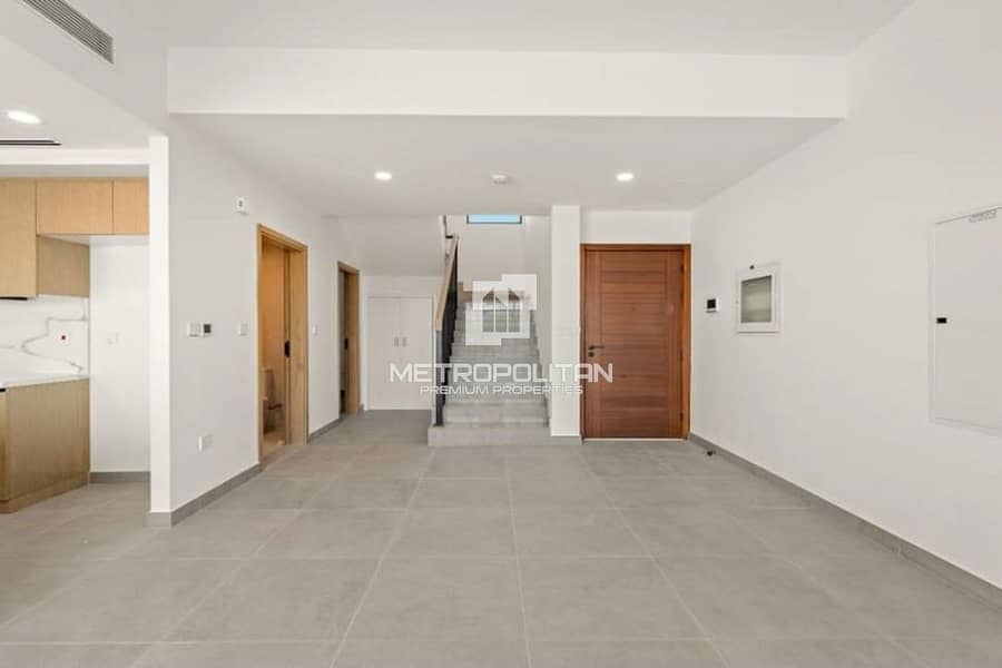 Close to Amenities | Vacant Now | Single Row - Image 8