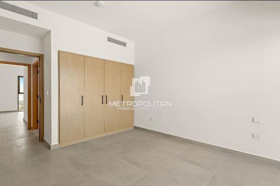 Close to Amenities | Vacant Now | Single Row - Image 9