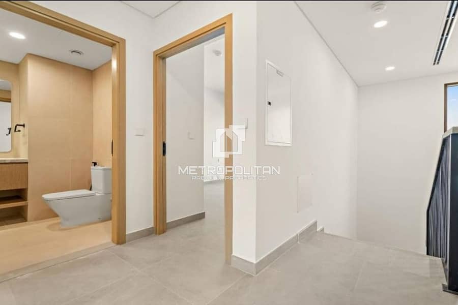 Close to Amenities | Vacant Now | Single Row - Image 11